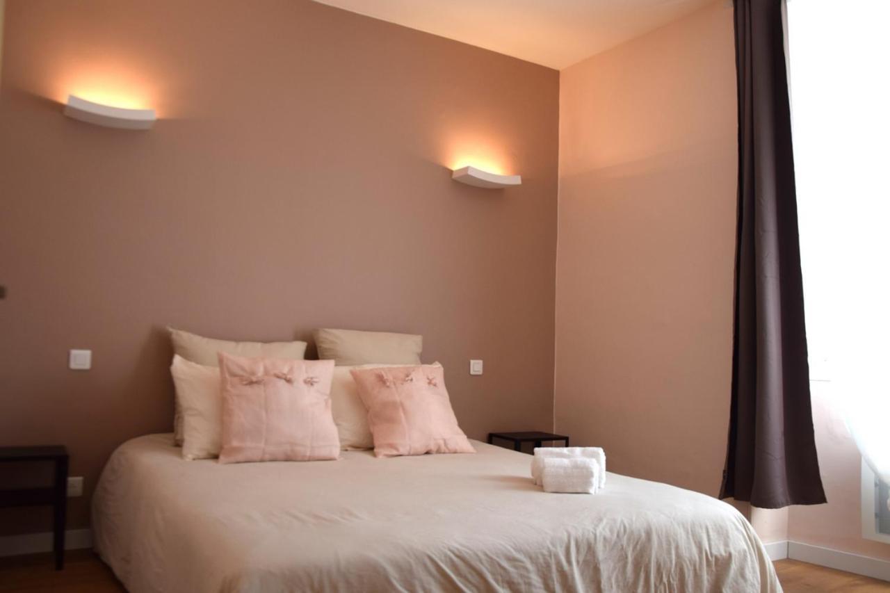 Hotel Le Lys à Lacrouzette Extérieur photo